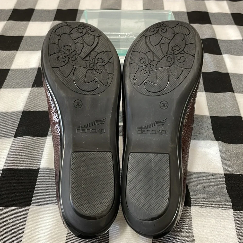 Dansko Olivia Pebbled Leather Slip on Loafer Shoes Size 38/ US 7.5-8 Brown Red